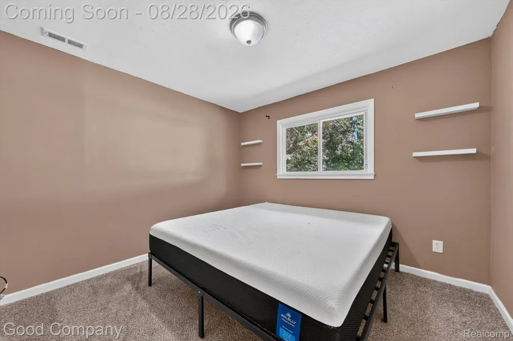 21004 Westover Avenue Southfield City, MI 48075
