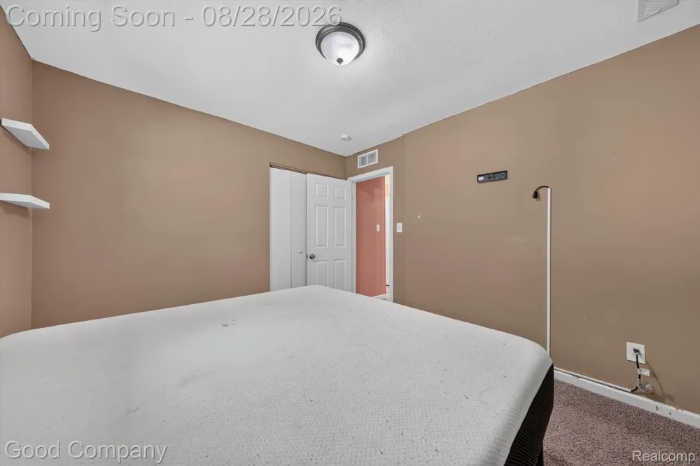 21004 Westover Avenue Southfield City, MI 48075