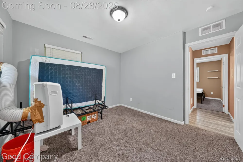 21004 Westover Avenue Southfield City, MI 48075