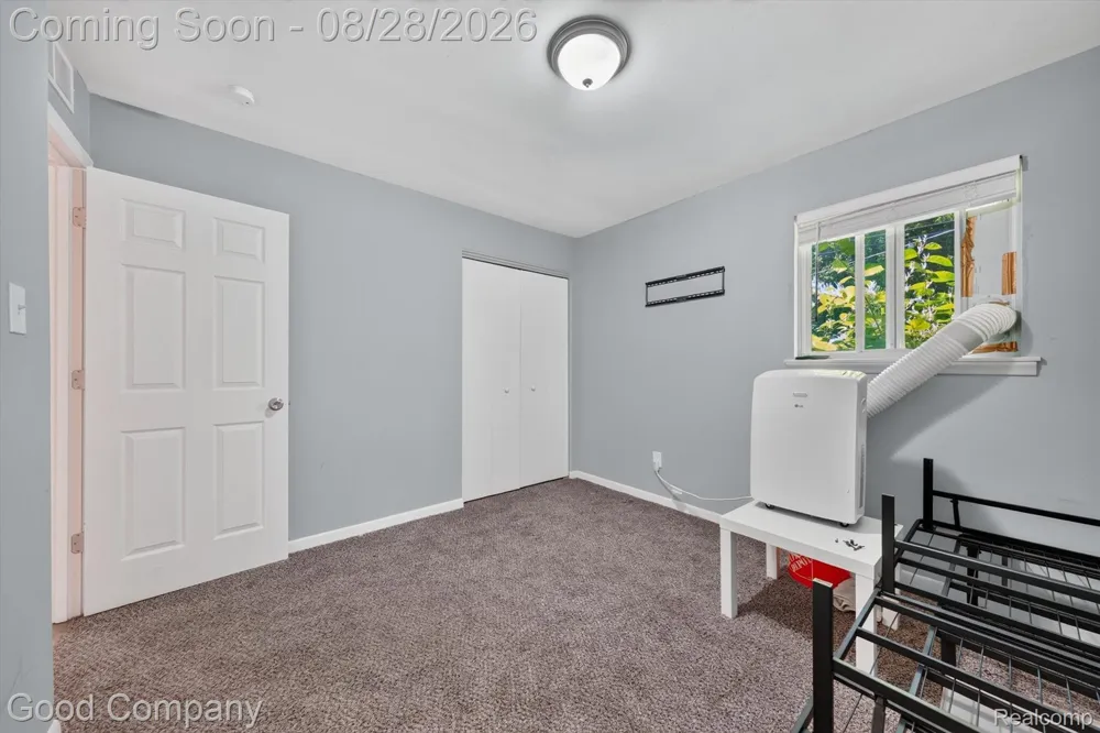21004 Westover Avenue Southfield City, MI 48075