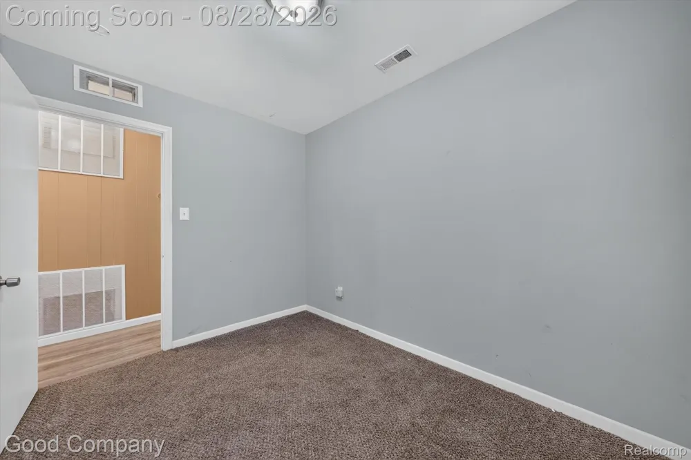 21004 Westover Avenue Southfield City, MI 48075
