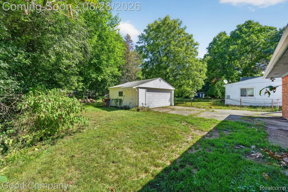 21004 Westover Avenue Southfield City, MI 48075
