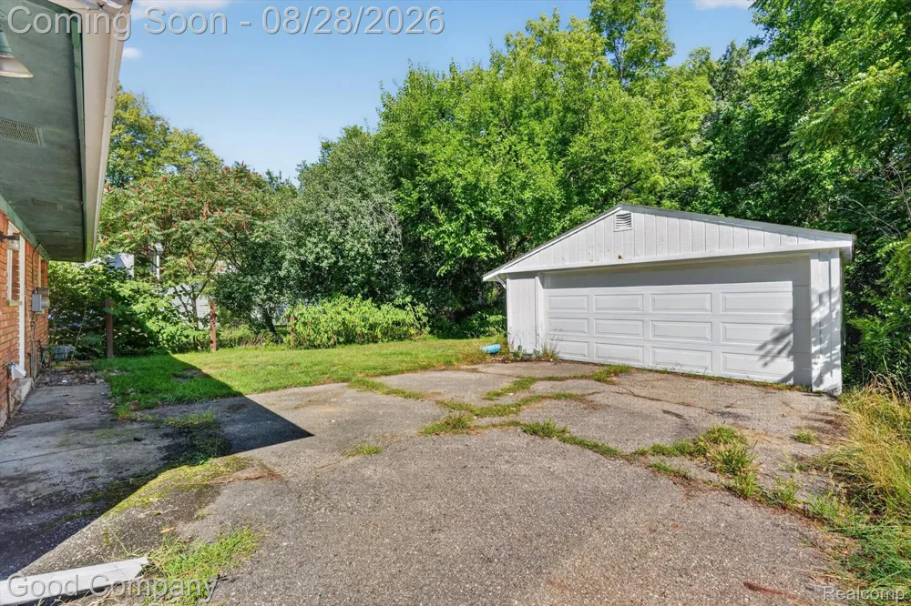 21004 Westover Avenue Southfield City, MI 48075