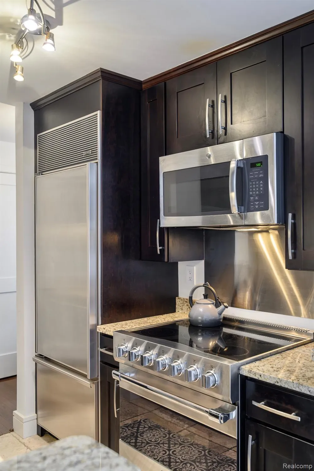 411 S Old Woodward Avenue #529 Birmingham City, MI 48009