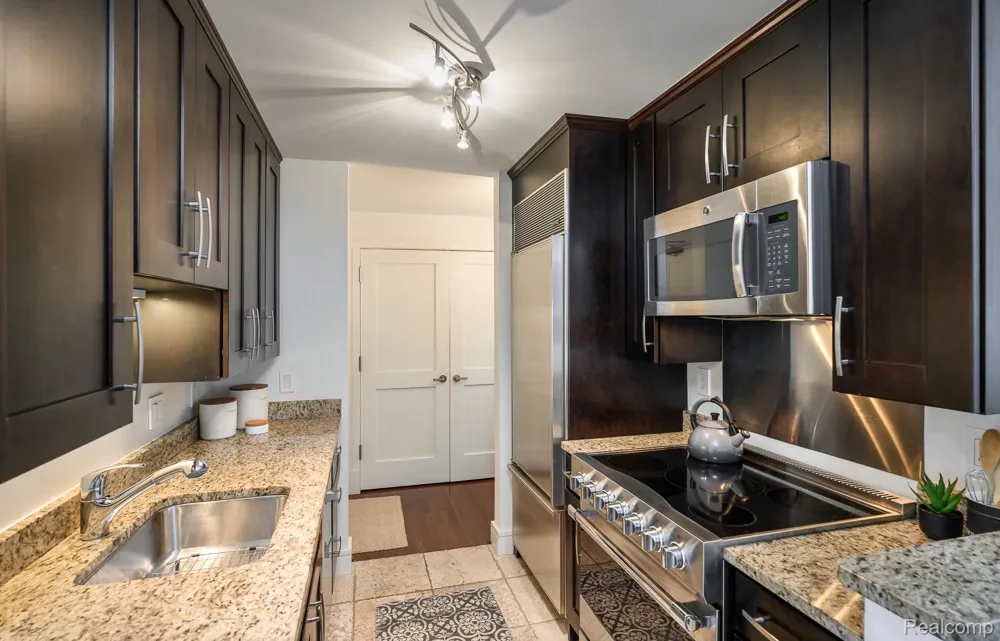411 S Old Woodward Avenue #529 Birmingham City, MI 48009