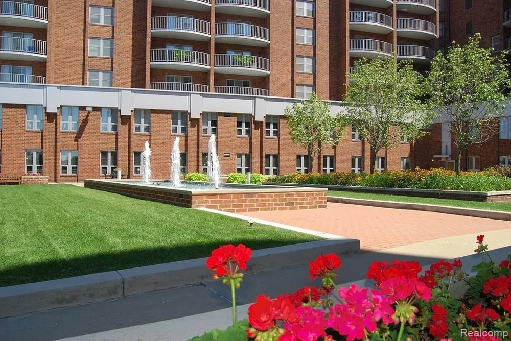 411 S Old Woodward Avenue #529 Birmingham City, MI 48009