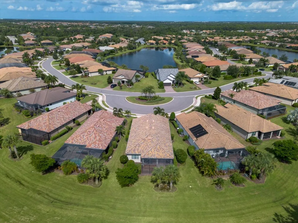 17210 SEAFORD WAY Lakewood Ranch, FL 34202
