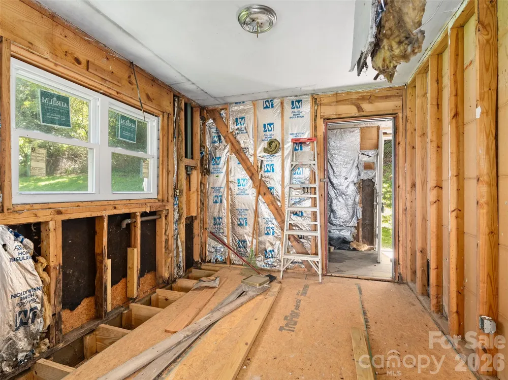 24 Vine Street Canton, NC 28716