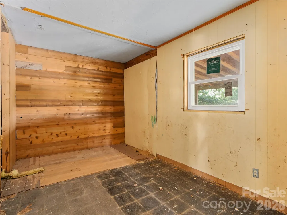 24 Vine Street Canton, NC 28716