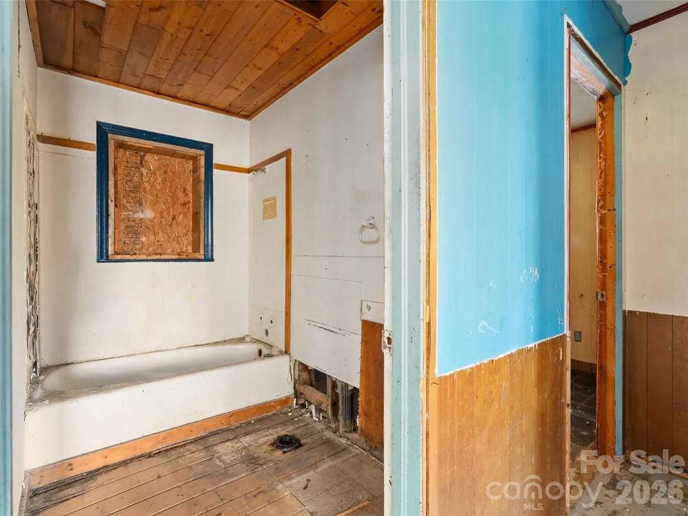 24 Vine Street Canton, NC 28716