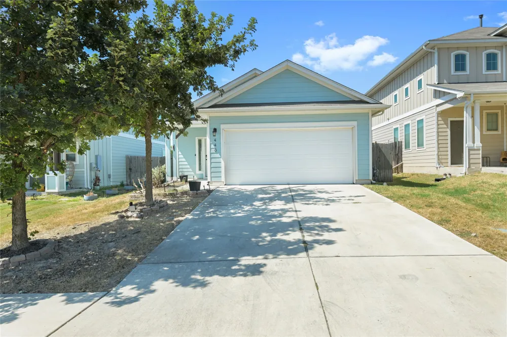 448 Triumph Road Buda, TX 78610