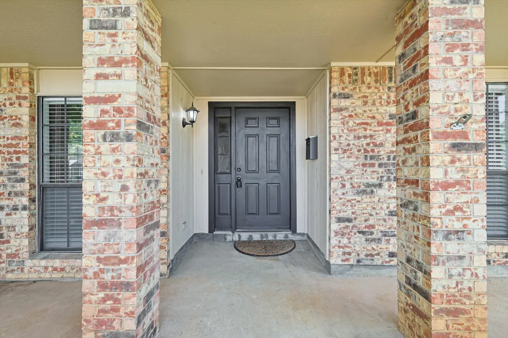 2825 Windsor Drive Flower Mound, TX 75028