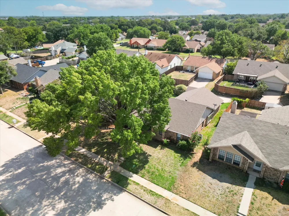 2825 Windsor Drive Flower Mound, TX 75028