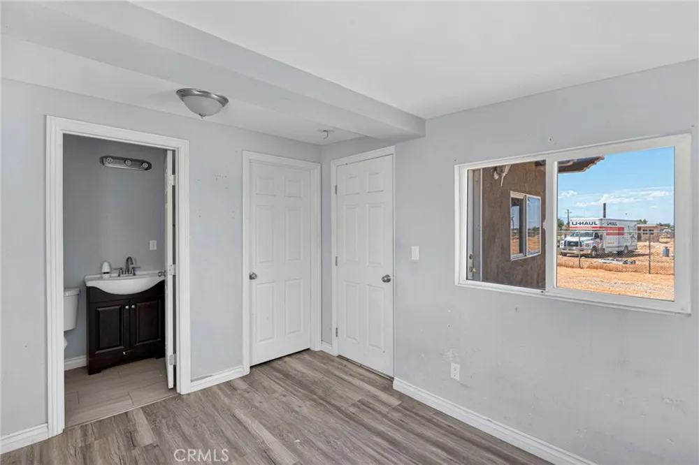 10912 Matilija Apple Valley, CA 92308