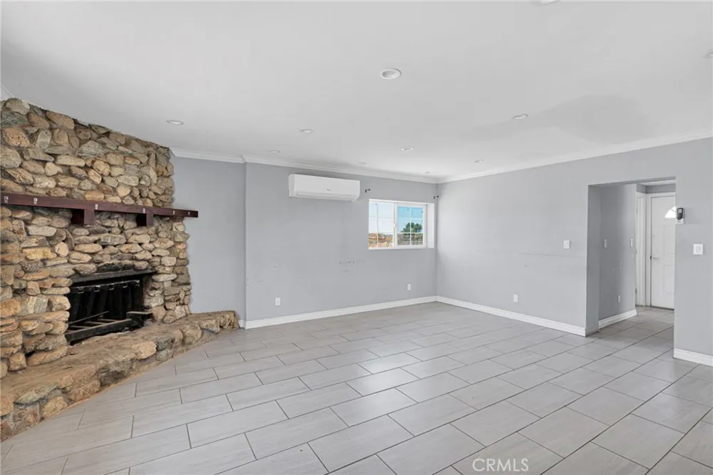 10912 Matilija Apple Valley, CA 92308