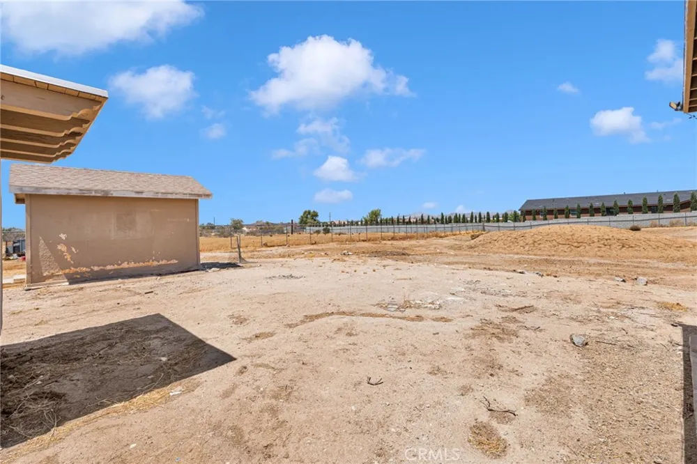 10912 Matilija Apple Valley, CA 92308