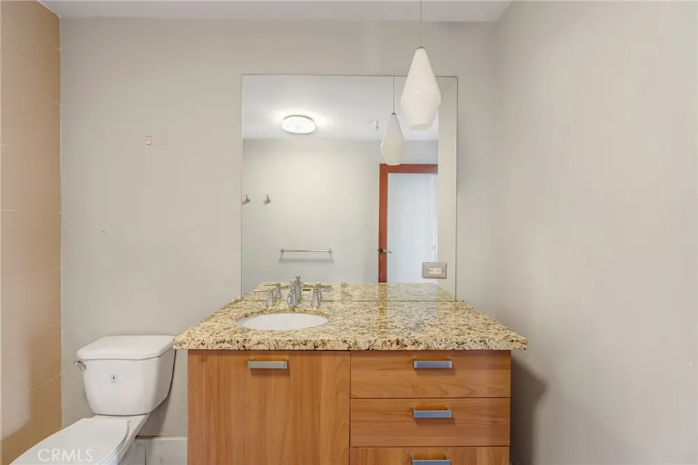 460 S Spring Unit 702 Los Angeles, CA 90013
