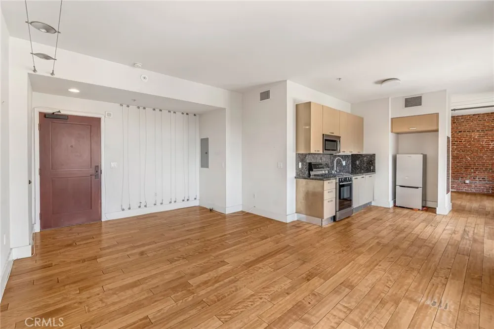 460 S Spring Unit 702 Los Angeles, CA 90013