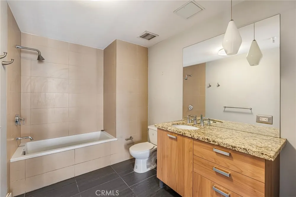 460 S Spring Unit 702 Los Angeles, CA 90013