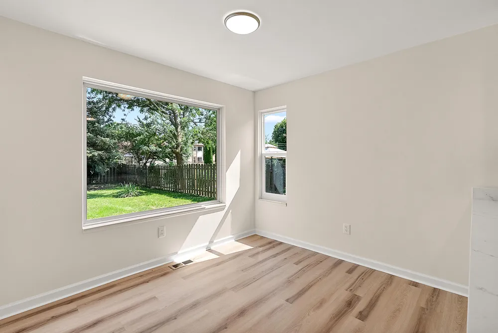 34266 Rhode Island Street Clinton, MI 48035