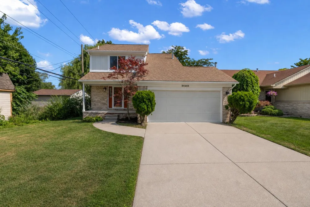 34266 Rhode Island Street Clinton, MI 48035