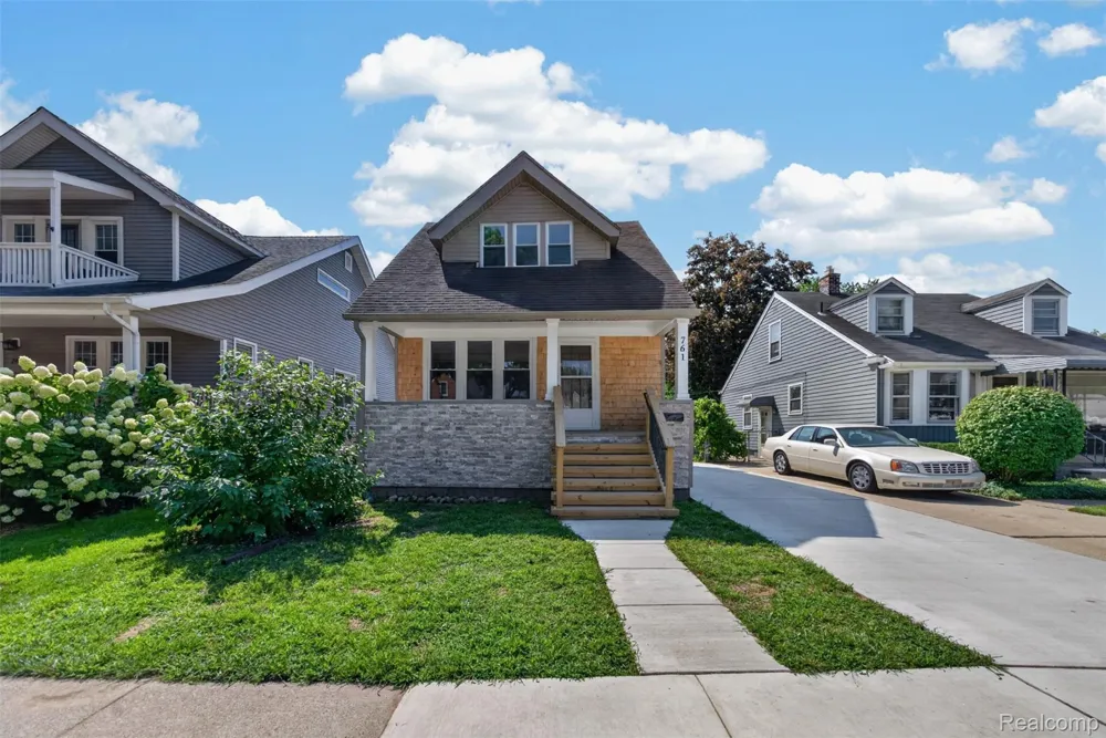 761 Columbia Road Berkley City, MI 48072