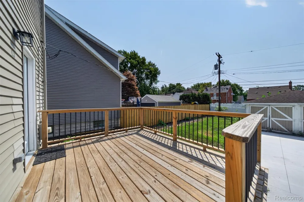 761 Columbia Road Berkley City, MI 48072