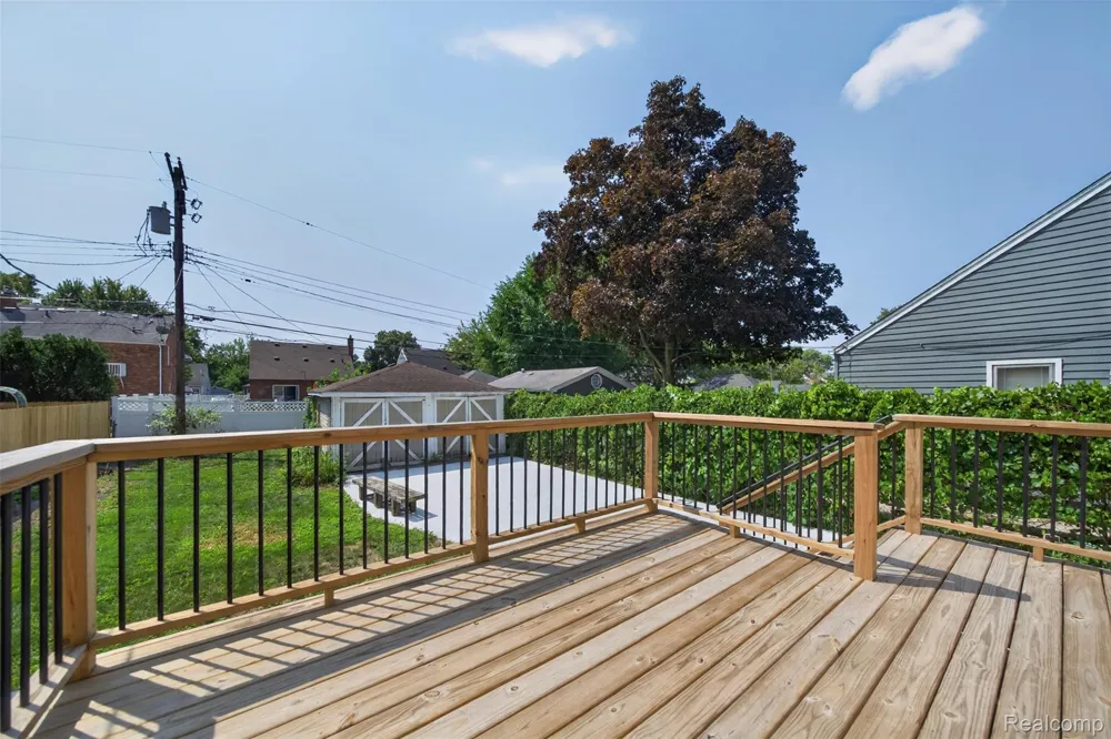 761 Columbia Road Berkley City, MI 48072