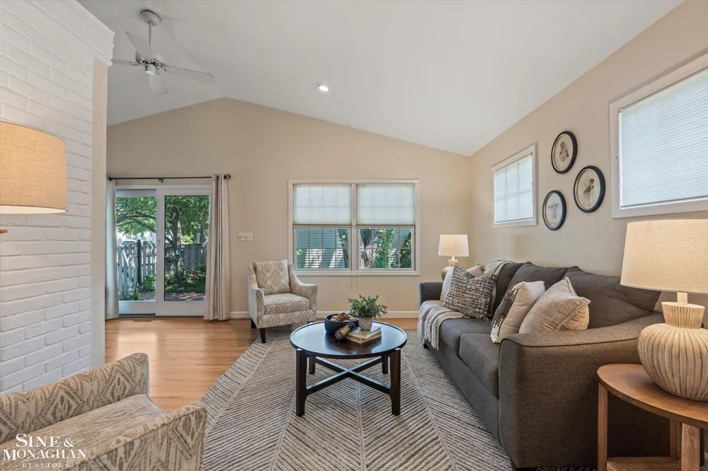 1930 Lochmoor Boulevard Grosse Pointe Woods City, MI 48236