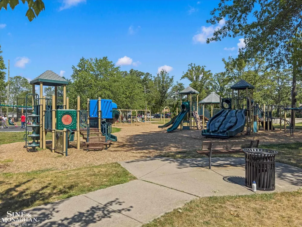 1930 Lochmoor Boulevard Grosse Pointe Woods City, MI 48236