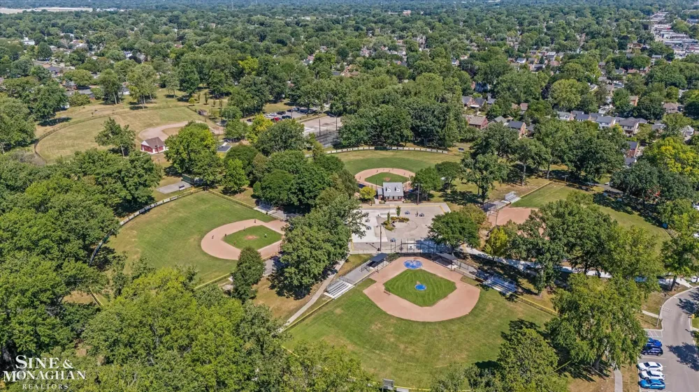 1930 Lochmoor Boulevard Grosse Pointe Woods City, MI 48236