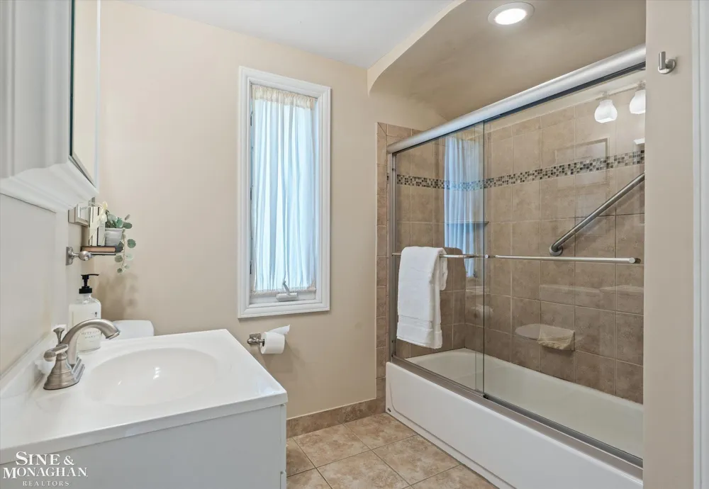 1930 Lochmoor Boulevard Grosse Pointe Woods City, MI 48236