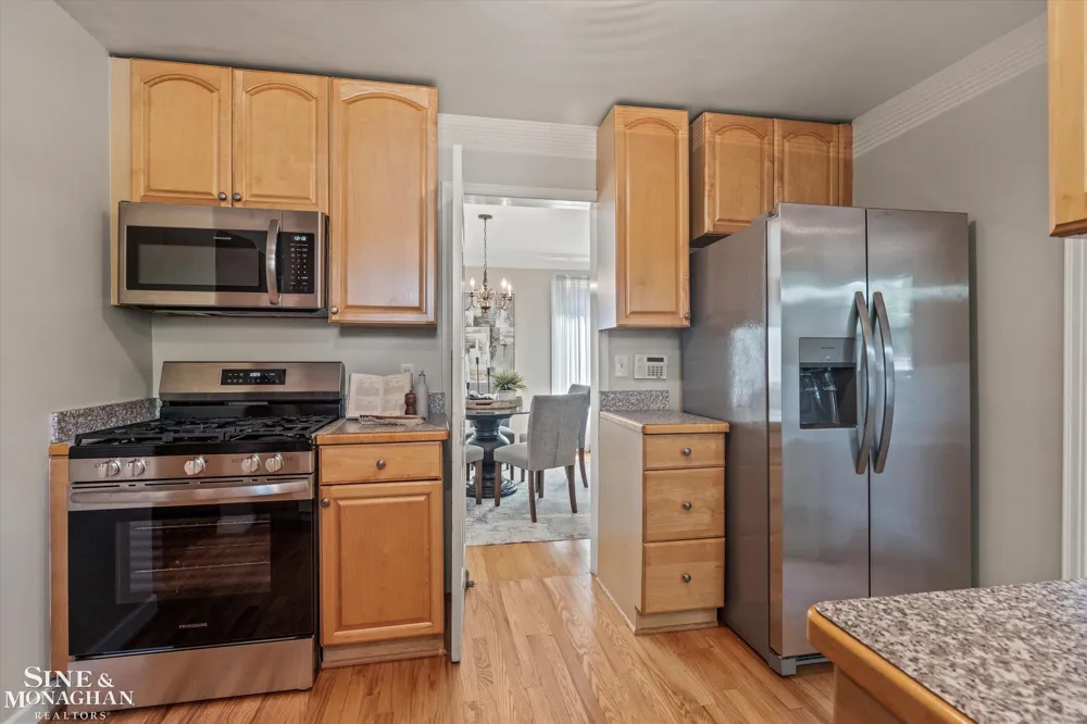 1930 Lochmoor Boulevard Grosse Pointe Woods City, MI 48236