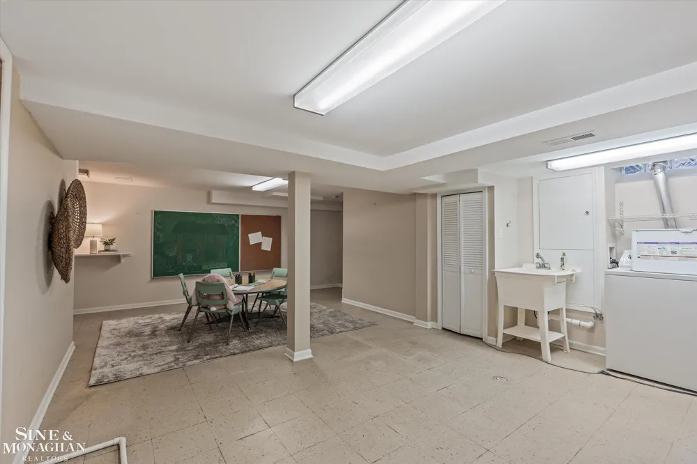 1930 Lochmoor Boulevard Grosse Pointe Woods City, MI 48236