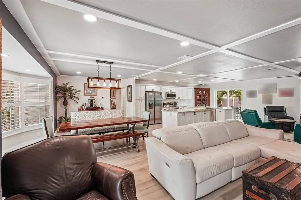 365 SHAMROCK BOULEVARD Venice, FL 34293