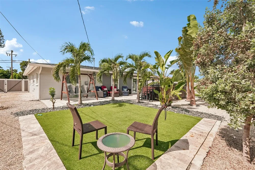 365 SHAMROCK BOULEVARD Venice, FL 34293