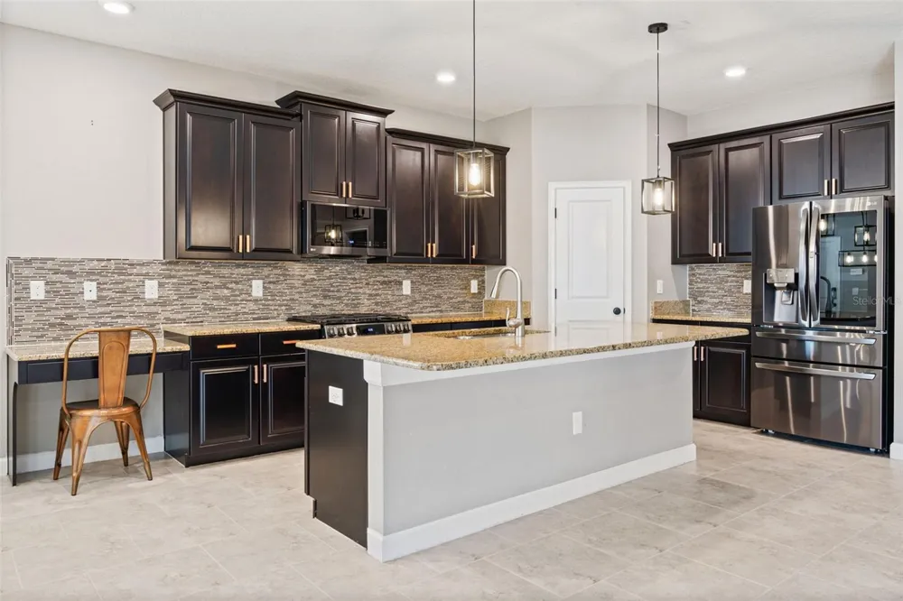 7618 BLUEJACK OAK DRIVE Winter Garden, FL 34787