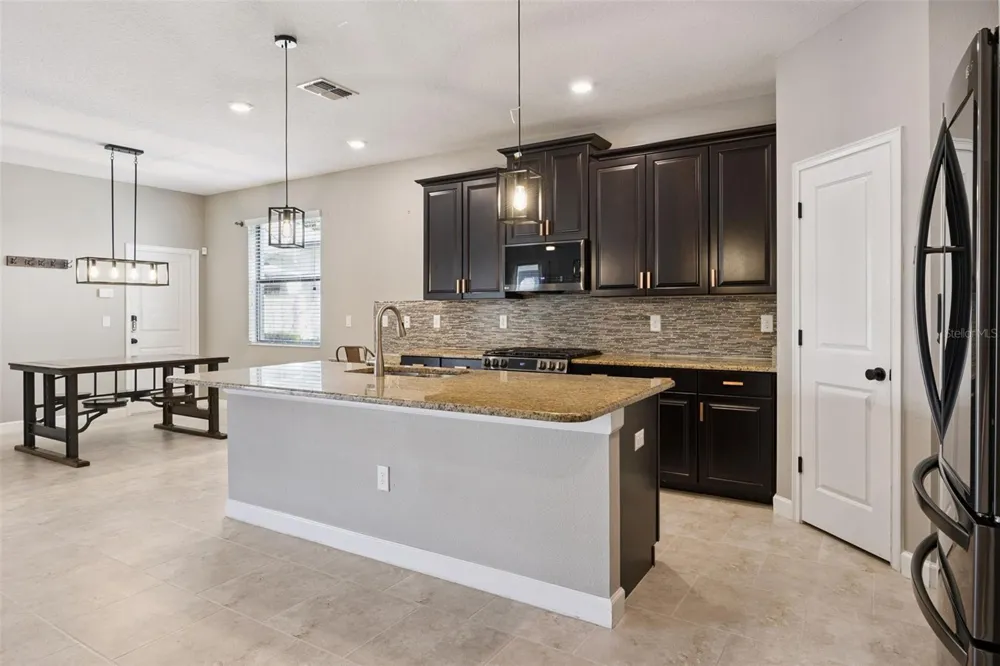 7618 BLUEJACK OAK DRIVE Winter Garden, FL 34787
