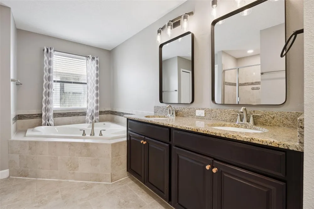 7618 BLUEJACK OAK DRIVE Winter Garden, FL 34787