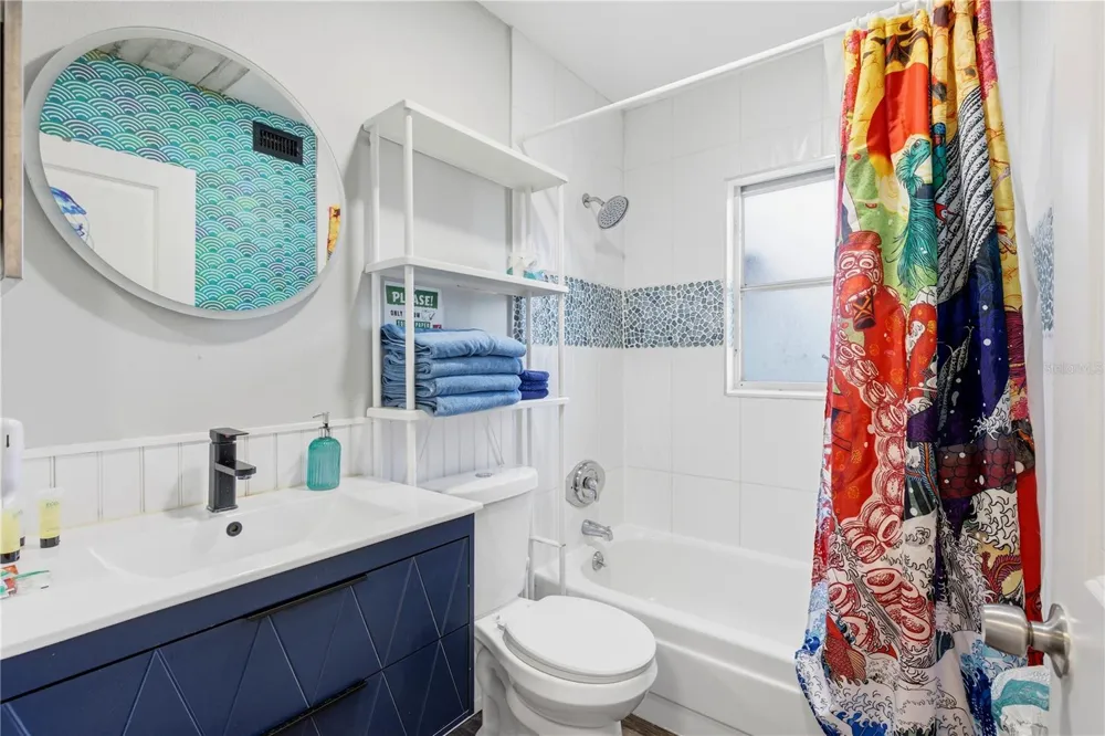5228 CALLE MENORCA Sarasota, FL 34242