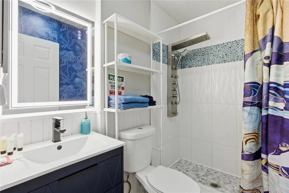 5228 CALLE MENORCA Sarasota, FL 34242