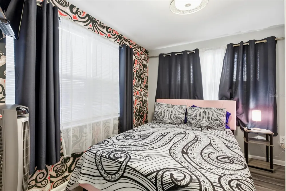 5228 CALLE MENORCA Sarasota, FL 34242