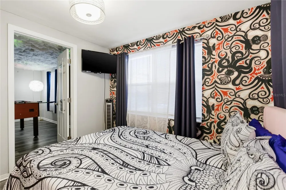 5228 CALLE MENORCA Sarasota, FL 34242