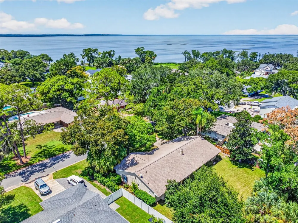 301 VALENCIA COURT Winter Garden, FL 34787