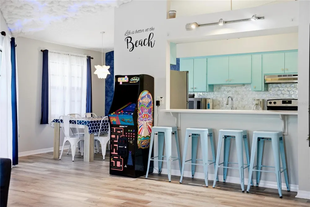 527 BEACH ROAD Sarasota, FL 34242