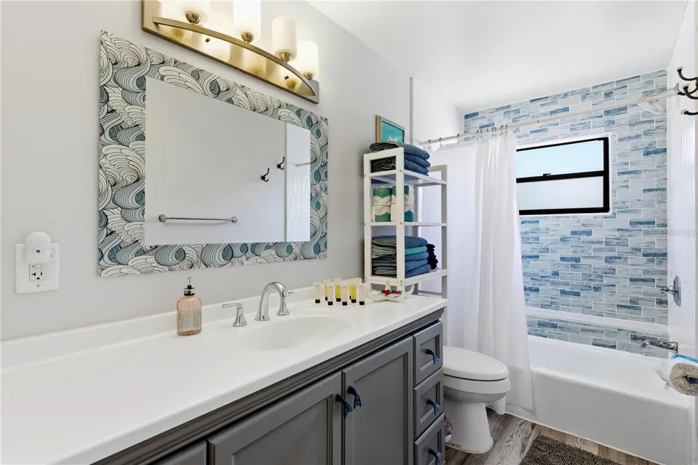 527 BEACH ROAD Sarasota, FL 34242