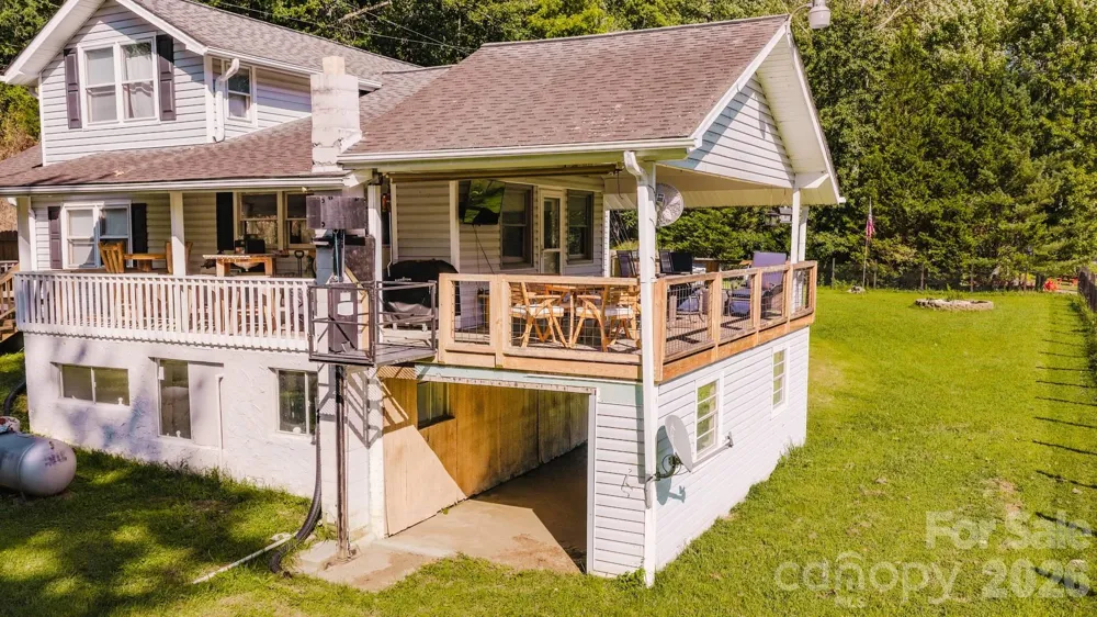 1380 Highway 19a Highway Whittier, NC 28789