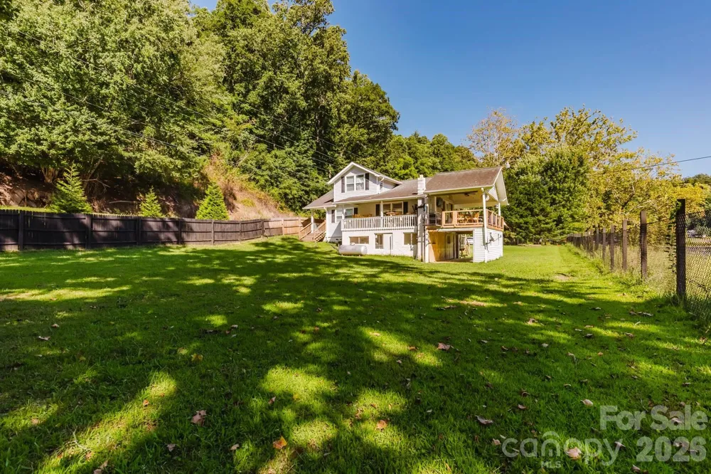 1380 Highway 19a Highway Whittier, NC 28789