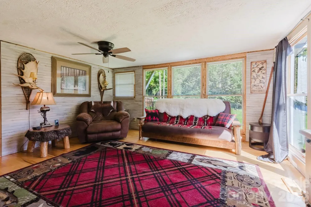 1380 Highway 19a Highway Whittier, NC 28789