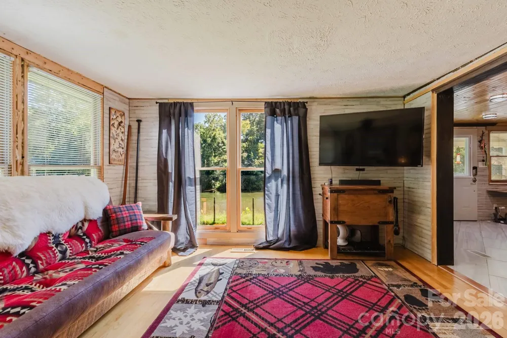1380 Highway 19a Highway Whittier, NC 28789